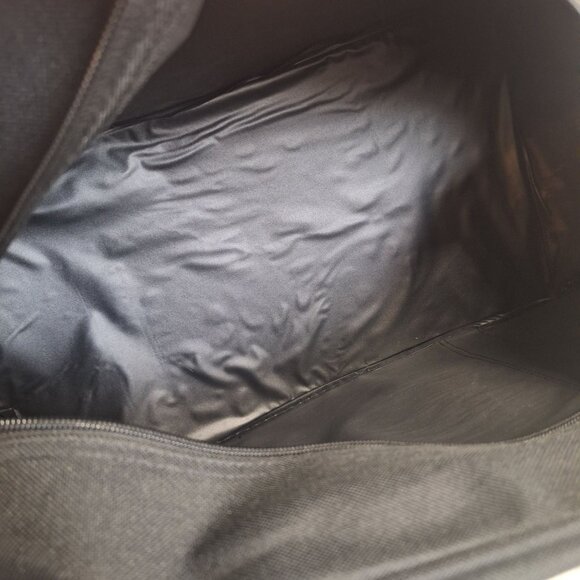 Ariat Black Polyester Duffle Bag With Zippered Pocket & Double Handles 16x10x6" - Picture 10 of 12